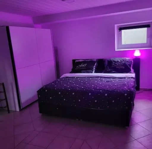 Schoene Unterkunft Mit Whirpool Nahe Phantasialand * 维勒斯威特