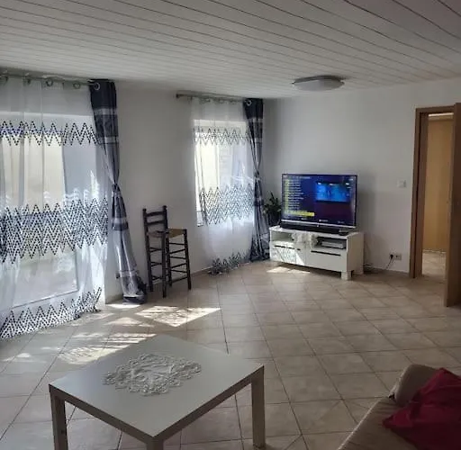 Schoene Unterkunft Mit Whirpool Nahe Phantasialand 公寓 *